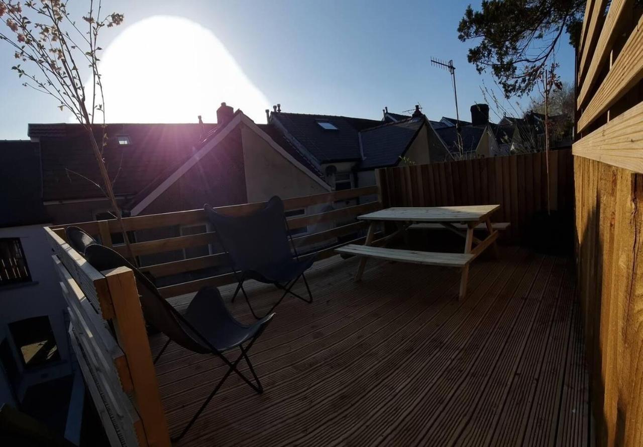 Abertillery Modern 4-Bedroom Townhouse With Private Garden מראה חיצוני תמונה