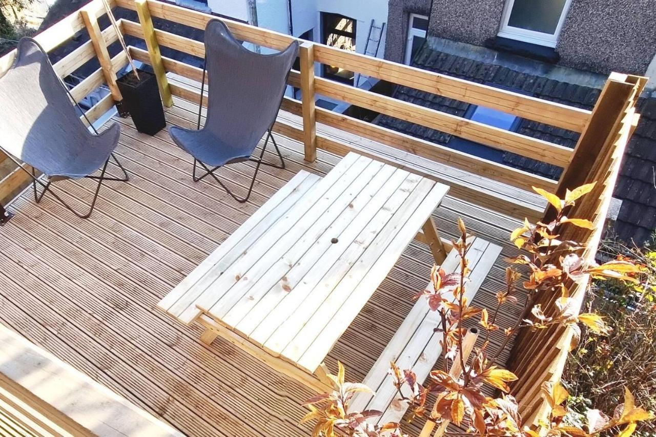 Abertillery Modern 4-Bedroom Townhouse With Private Garden מראה חיצוני תמונה